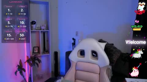 Snapshot of baaby_boyy chatting on 11-27-25, 11:01 odeley online show from 11-27-25, 11:01