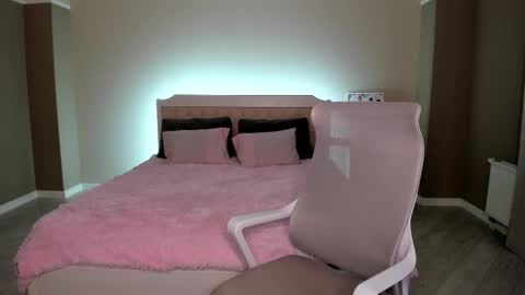 Monica online show from 10-10-25, 12:53