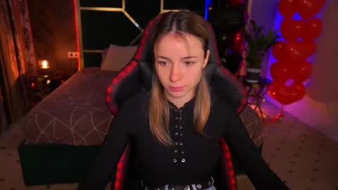 Snapshot of babe_dollie chatting on 02-13-25, 07:24 Babe online show from 02-13-25, 07:24