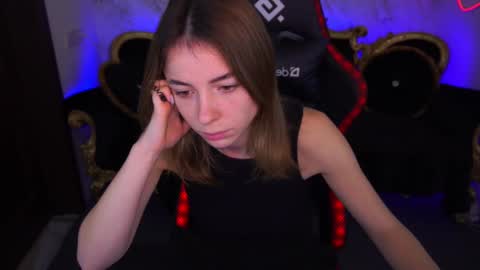 Snapshot of babe_dollie chatting on 03-03-25, 07:21 Babe online show from 03-03-25, 07:21