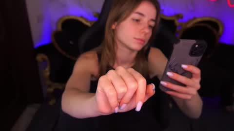 Snapshot of babe_dollie chatting on 03-04-25, 10:24 Babe online show from 03-04-25, 10:24