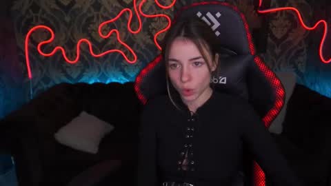 Snapshot of babe_dollie chatting on 03-05-25, 10:33 Babe online show from 03-05-25, 10:33