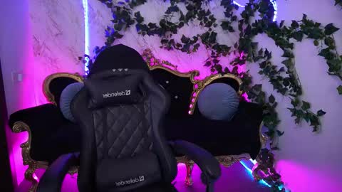 Snapshot of babe_dollie chatting on 09-20-25, 06:14 Babe online show from 09-20-25, 06:14