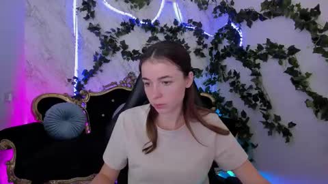 Snapshot of babe_dollie chatting on 09-23-25, 07:22 Babe online show from 09-23-25, 07:22