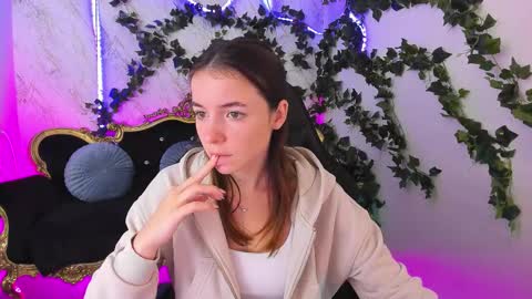 Snapshot of babe_dollie chatting on 10-02-25, 06:31 Babe online show from 10-02-25, 06:31