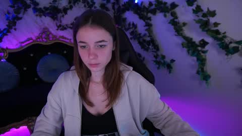 Snapshot of babe_dollie chatting on 10-04-25, 07:28 Babe online show from 10-04-25, 07:28