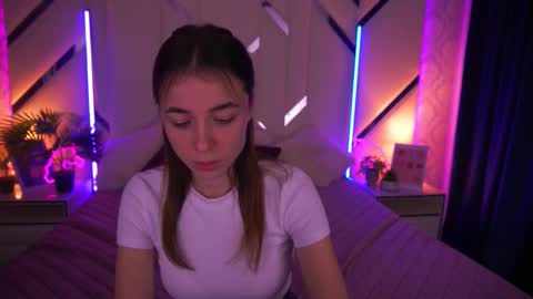 Snapshot of babe_dollie chatting on 11-20-25, 08:36 Babe online show from 11-20-25, 08:36