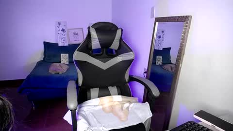 Snapshot of babenik_666 chatting on 11-25-25, 04:01 babenik_666 online show from 11-25-25, 04:01