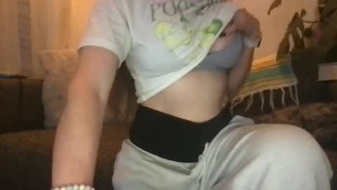 Snapshot of baby1865385 chatting on 03-01-26, 04:58 baby1865385 online show from 03-01-26, 04:58