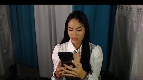 Snapshot of baby_fu chatting on 11-18-25, 05:17 Nathalia online show from 11-18-25, 05:17