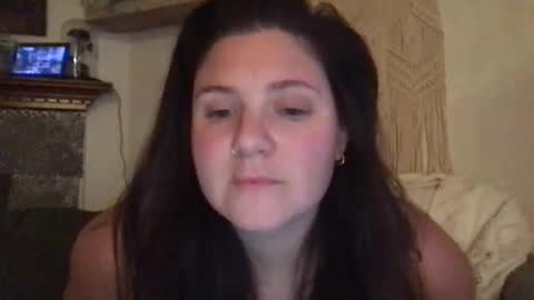 baby_girl_93 online show from 12-17-25, 08:09