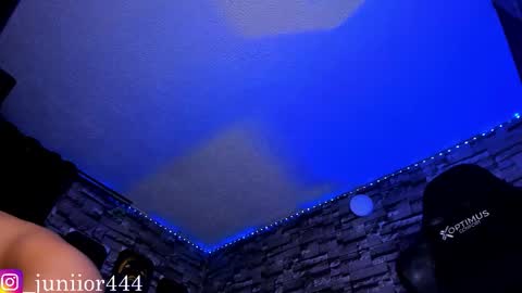 Junior       Independent Model online show from 12-03-25, 09:29