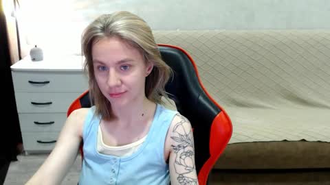 baby_kitte online show from 10-14-25, 03:07