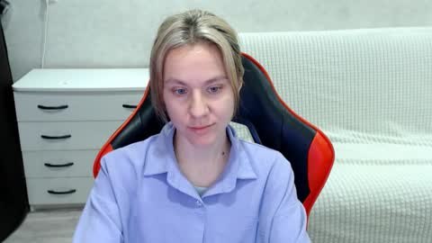 baby_kitte online show from 10-28-25, 03:32