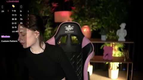 Snapshot of baby_luna_xo chatting on 03-02-26, 10:11 Hanna online show from 03-02-26, 10:11