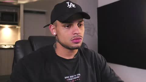 Snapshot of baby_rausch chatting on 03-08-25, 09:39 baby_rausch online show from 03-08-25, 09:39