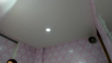 Snapshot of babyangel18_ chatting on 09-22-25, 10:39 ANGEL online show from 09-22-25, 10:39