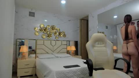 Snapshot of babyangel18_ chatting on 10-03-25, 10:12 ANGEL online show from 10-03-25, 10:12