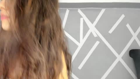 Aylin  online show from 12-18-24, 12:07