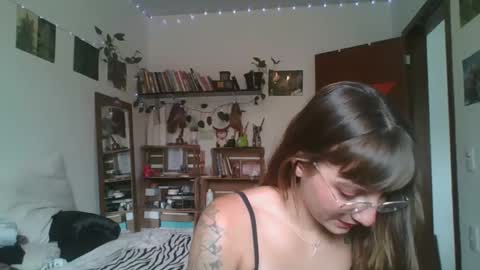 Snapshot of babydemon6 chatting on 12-11-24, 01:17 babydemon6 online show from 12-11-24, 01:17