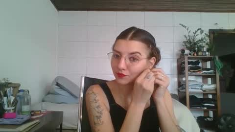 Snapshot of babydemon6 chatting on 09-19-25, 12:28 babydemon6 online show from 09-19-25, 12:28