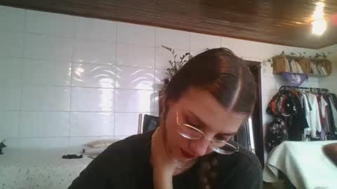 Snapshot of babydemon6 chatting on 09-21-25, 07:15 babydemon6 online show from 09-21-25, 07:15