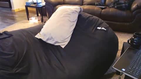 Snapshot of babydick4u2c chatting on 12-03-24, 02:36 BabyDick online show from 12-03-24, 02:36