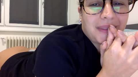 BabyElodie12 online show from 10-10-25, 11:20