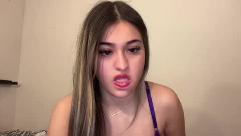 Mia online show from 01-16-25, 06:46