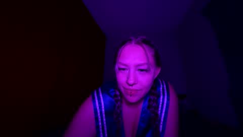 Snapshot of babymoon222 chatting on 10-26-25, 09:04 babymoon222 online show from 10-26-25, 09:04