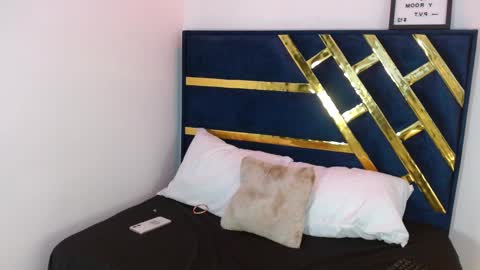 Snapshot of babyvalen69 chatting on 02-18-26, 12:23 VALENTINA online show from 02-18-26, 12:23