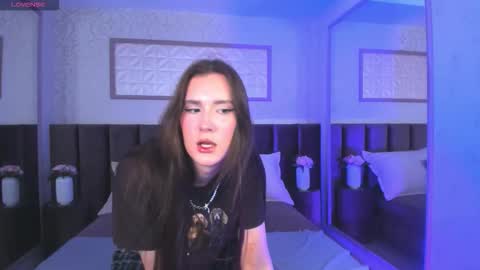 Snapshot of babyy_gloria chatting on 09-19-25, 05:02 Gloria online show from 09-19-25, 05:02