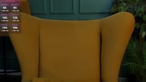 Snapshot of babyyli chatting on 12-15-24, 06:37 Chloe online show from 12-15-24, 06:37
