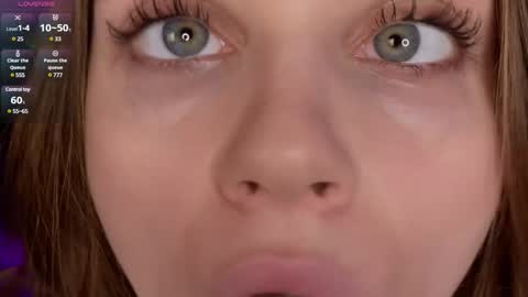 Snapshot of babyyli chatting on 01-10-25, 06:17 Chloe online show from 01-10-25, 06:17