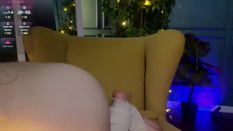 Snapshot of babyyli chatting on 03-07-25, 07:27 Chloe online show from 03-07-25, 07:27
