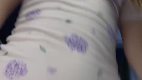 Snapshot of babyyli chatting on 09-15-25, 12:38 Chloe online show from 09-15-25, 12:38