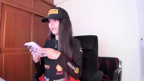 Snapshot of bad_cherry chatting on 10-31-25, 01:17 Bratty Lanita - independent online show from 10-31-25, 01:17