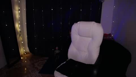 Snapshot of bad_scarlett1 chatting on 02-18-25, 11:08 Scarlett online show from 02-18-25, 11:08