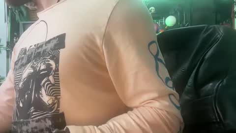 Snapshot of baddaddy215 chatting on 12-30-24, 03:58 baddaddy215 online show from 12-30-24, 03:58