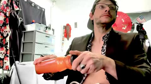 Snapshot of baddaddy215 chatting on 01-16-25, 05:33 baddaddy215 online show from 01-16-25, 05:33