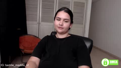 Snapshot of baddie_maddie_ chatting on 11-28-25, 08:50 want custom text me through my snap 3 online show from 11-28-25, 08:50