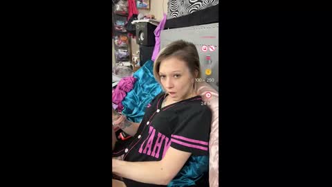 badbitchh online show from 12-22-24, 07:33