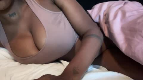 badgurldnay online show from 10-08-25, 06:33