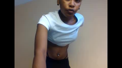 Snapshot of badgurllily chatting on 10-14-25, 07:53 Lily. online show from 10-14-25, 07:53