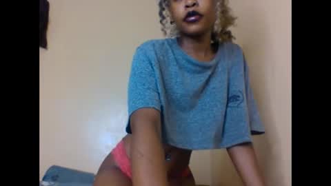 Snapshot of badgurllily chatting on 10-20-25, 02:56 Lily. online show from 10-20-25, 02:56