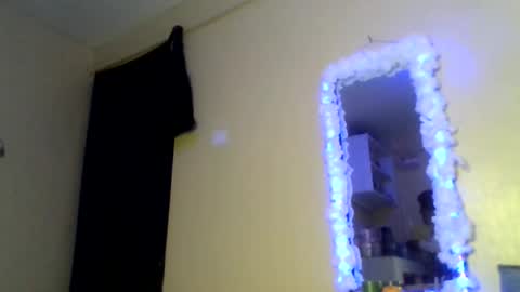 Snapshot of badgurllily chatting on 11-06-25, 08:10 Lily. online show from 11-06-25, 08:10