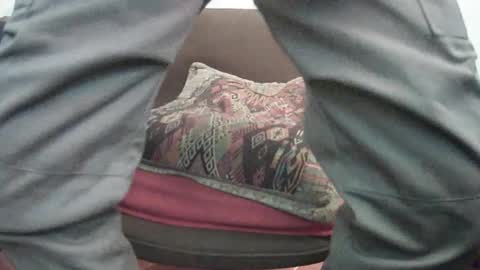 Snapshot of badhombremx chatting on 11-18-25, 07:07 Mexican livin Off the Wall online show from 11-18-25, 07:07