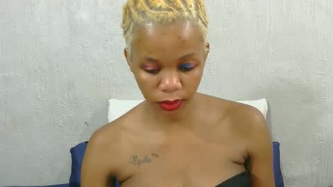 Lily online show from 11-16-25, 07:03