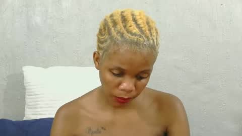 Lily online show from 11-17-25, 04:57