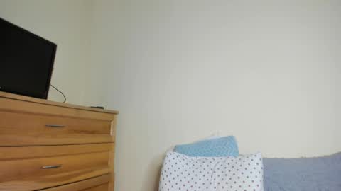 Name online show from 02-12-25, 01:59